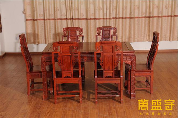 木蘊雅韻居呈祥，器承文脈福綿長：中式家居的藏福與養(yǎng)心之道